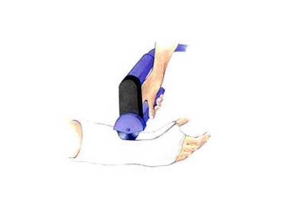 USE OF SPLINTS AND BRACES
